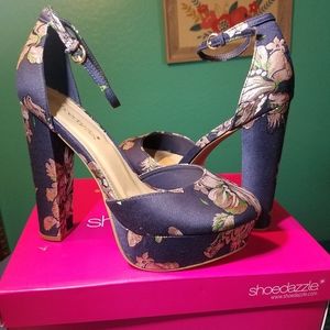 Shoedazzle Floral pumps